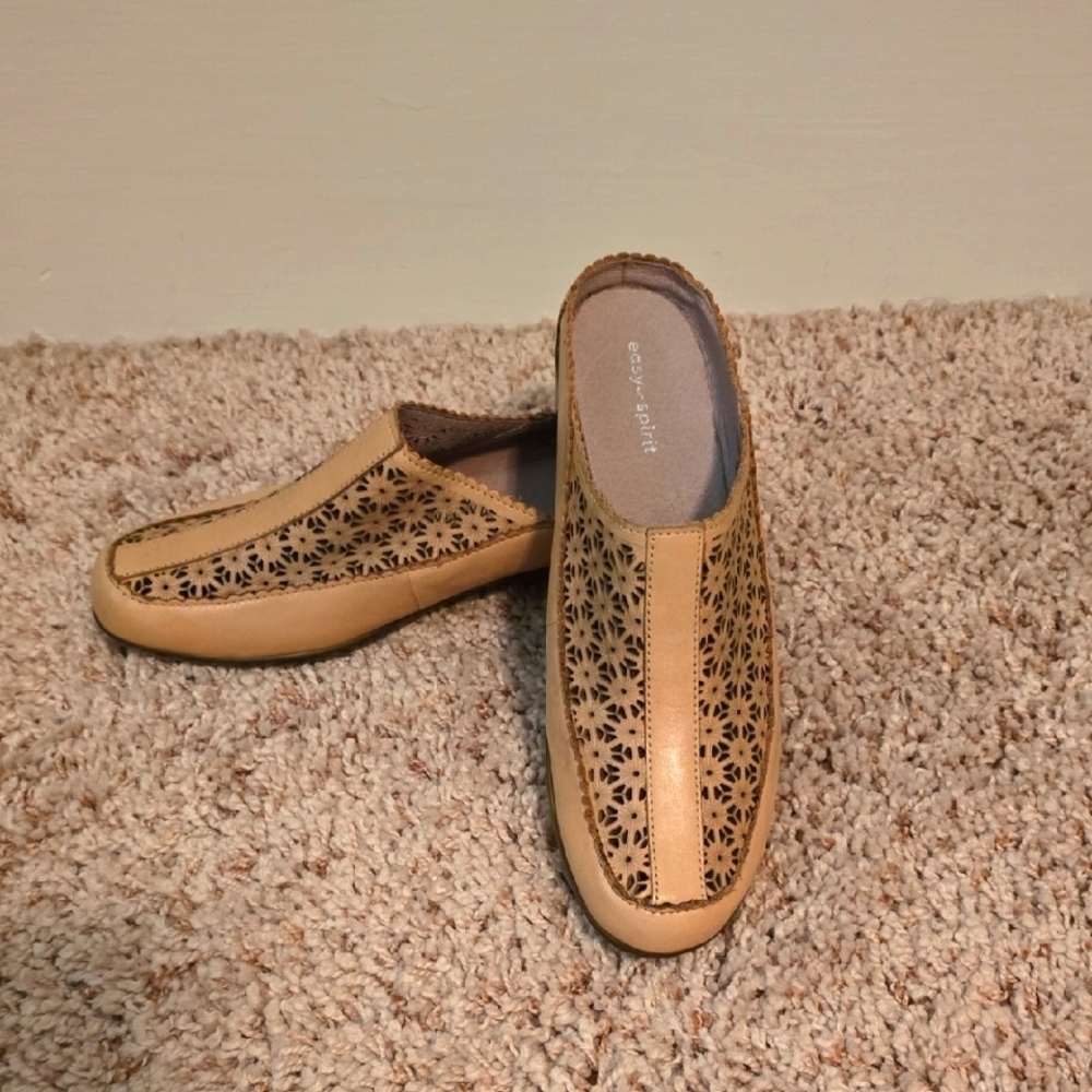 Women's Vintage Easy Spirit Leather Slip On Shoes Size 7.5 NARROW (0718)